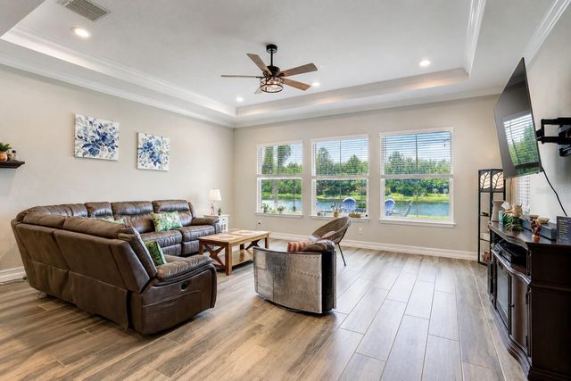 18014 WOODLAND VIEW DRIVE, Lutz, FL 33548