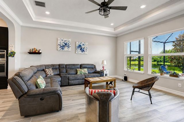 18014 WOODLAND VIEW DRIVE, Lutz, FL 33548