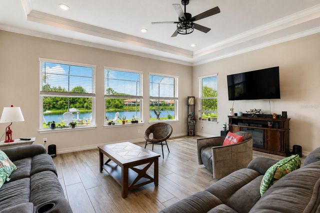 18014 WOODLAND VIEW DRIVE, Lutz, FL 33548