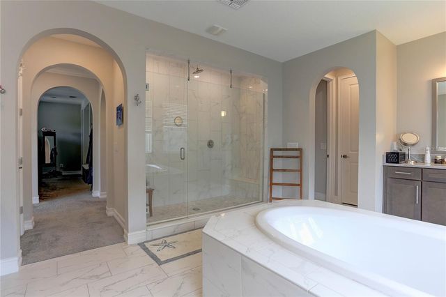 18014 WOODLAND VIEW DRIVE, Lutz, FL 33548