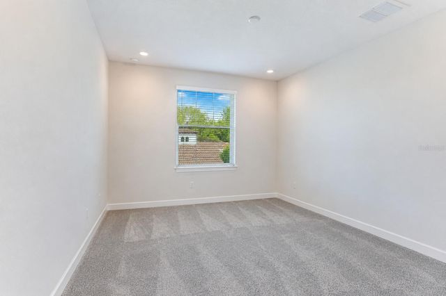 18014 WOODLAND VIEW DRIVE, Lutz, FL 33548