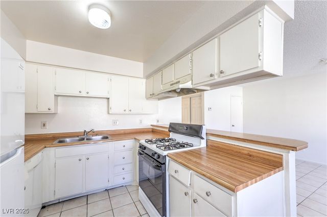 3109 North Walnut Road B, Las Vegas, NV 89115