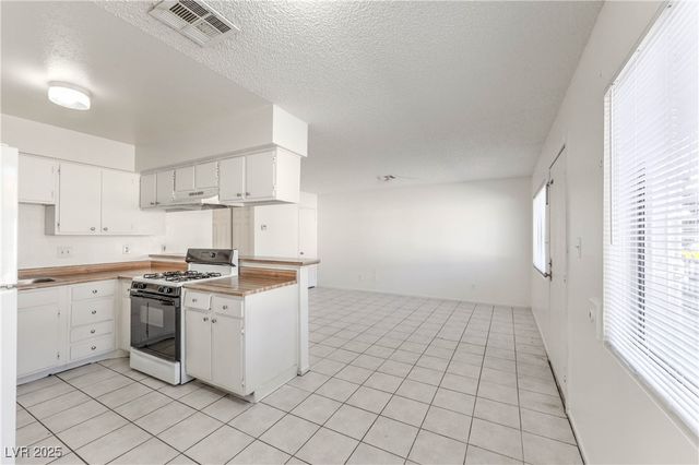 3109 North Walnut Road B, Las Vegas, NV 89115