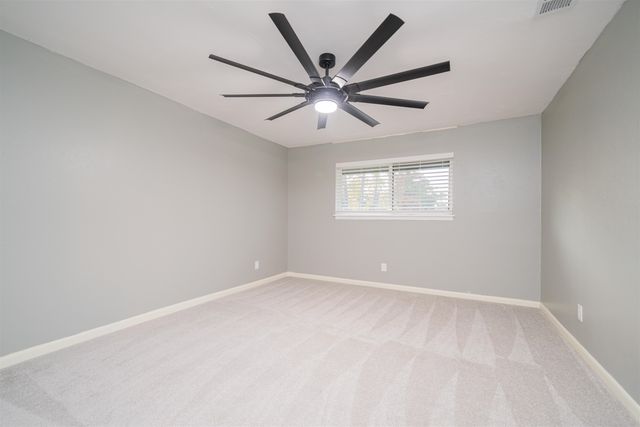 1005 Mockingbird Ln, Longview, TX 75601