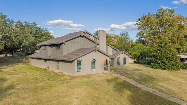 1005 Mockingbird Ln, Longview, TX 75601