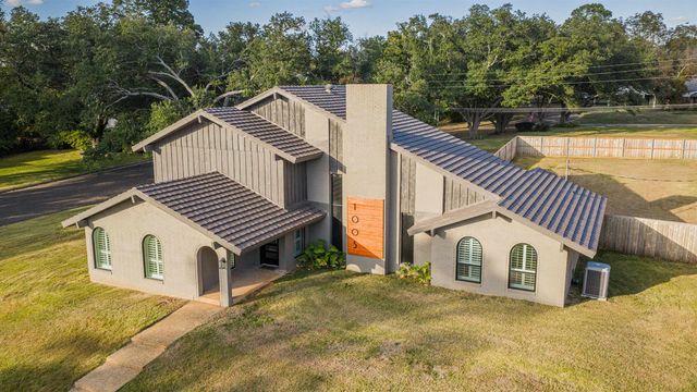 1005 Mockingbird Ln, Longview, TX 75601