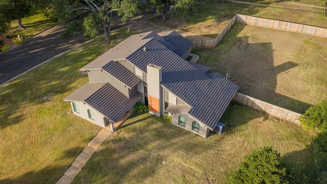 1005 Mockingbird Ln, Longview, TX 75601