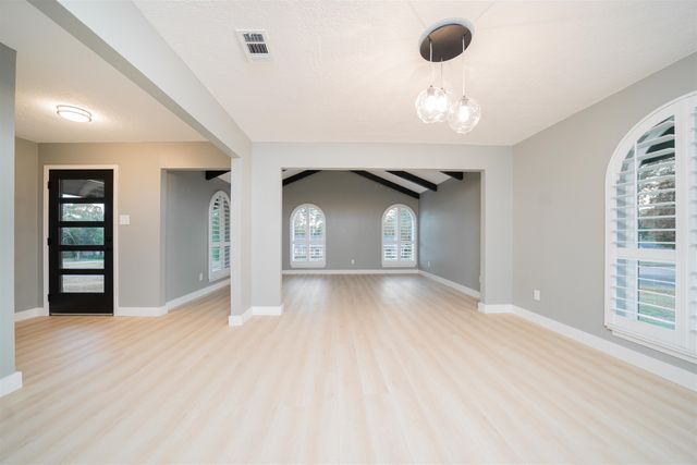 1005 Mockingbird Ln, Longview, TX 75601