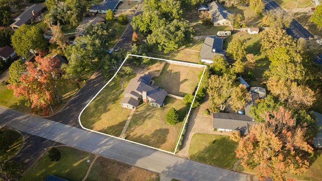 1005 Mockingbird Ln, Longview, TX 75601