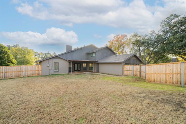 1005 Mockingbird Ln, Longview, TX 75601