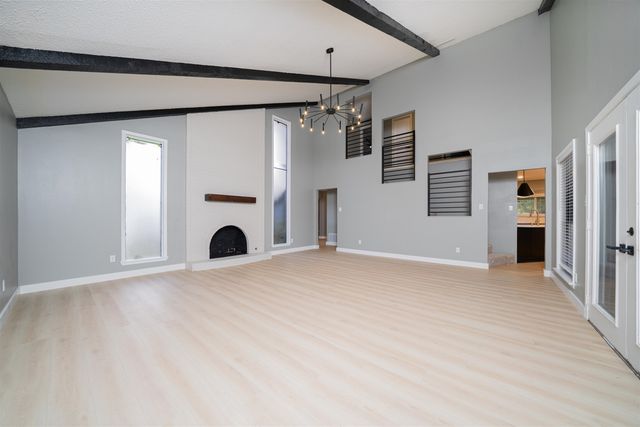 1005 Mockingbird Ln, Longview, TX 75601