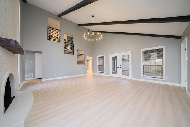 1005 Mockingbird Ln, Longview, TX 75601