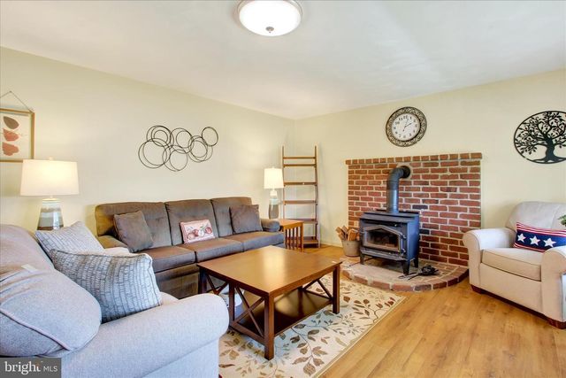 2275 MUMMASBURG RD, Gettysburg, PA 17325