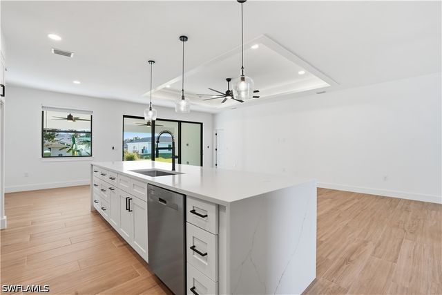 3903 15th ST SW, Lehigh Acres, FL 33976