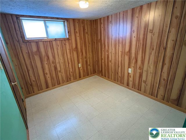 1335 Jefferson Street, Hellertown Boro, PA 18055