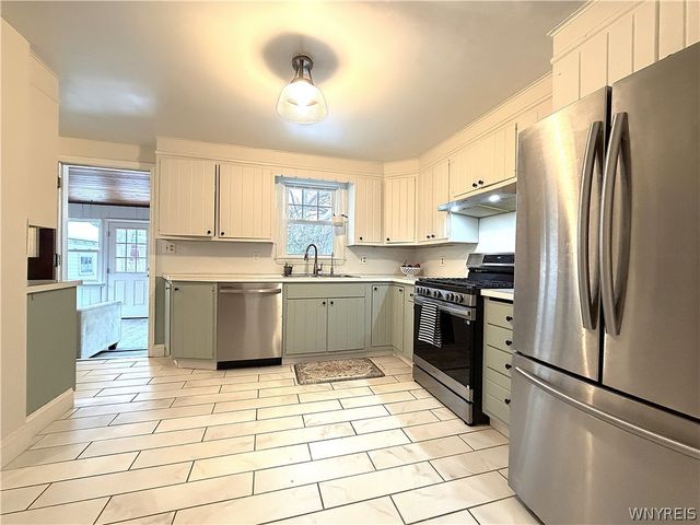 17 University Court, Amherst, NY 14226