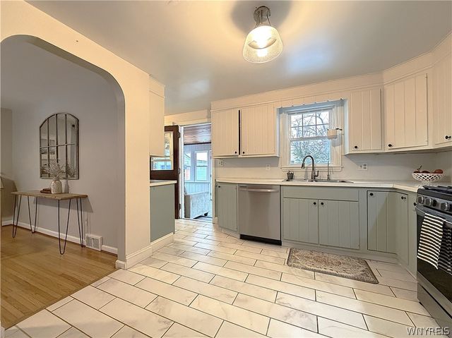 17 University Court, Amherst, NY 14226