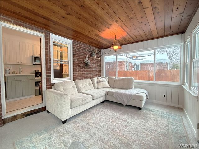 17 University Court, Amherst, NY 14226