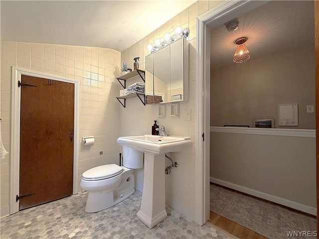 17 University Court, Amherst, NY 14226