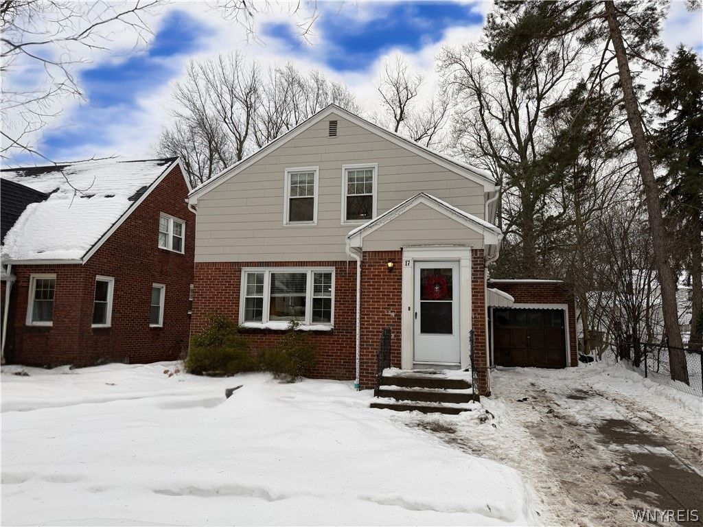 17 University Court, Amherst, NY 14226