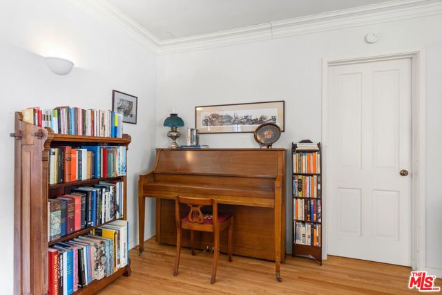 10531 Oaklawn Road, Los Angeles, CA 90064