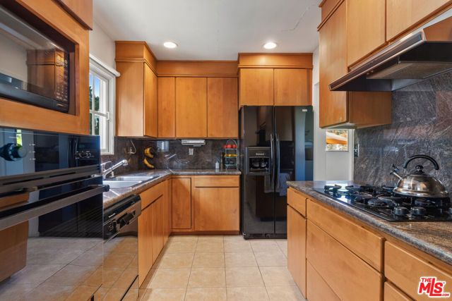 10531 Oaklawn Road, Los Angeles, CA 90064