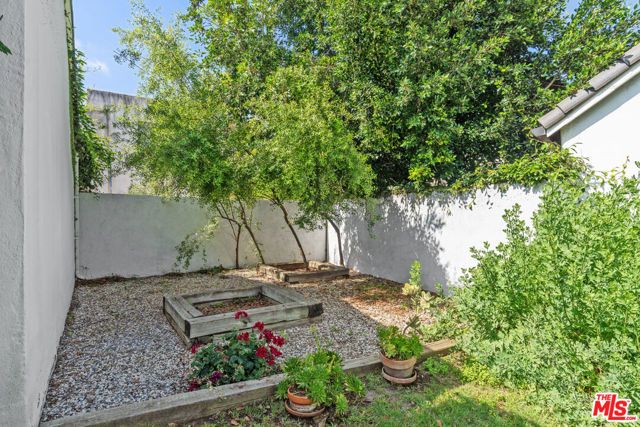 10531 Oaklawn Road, Los Angeles, CA 90064