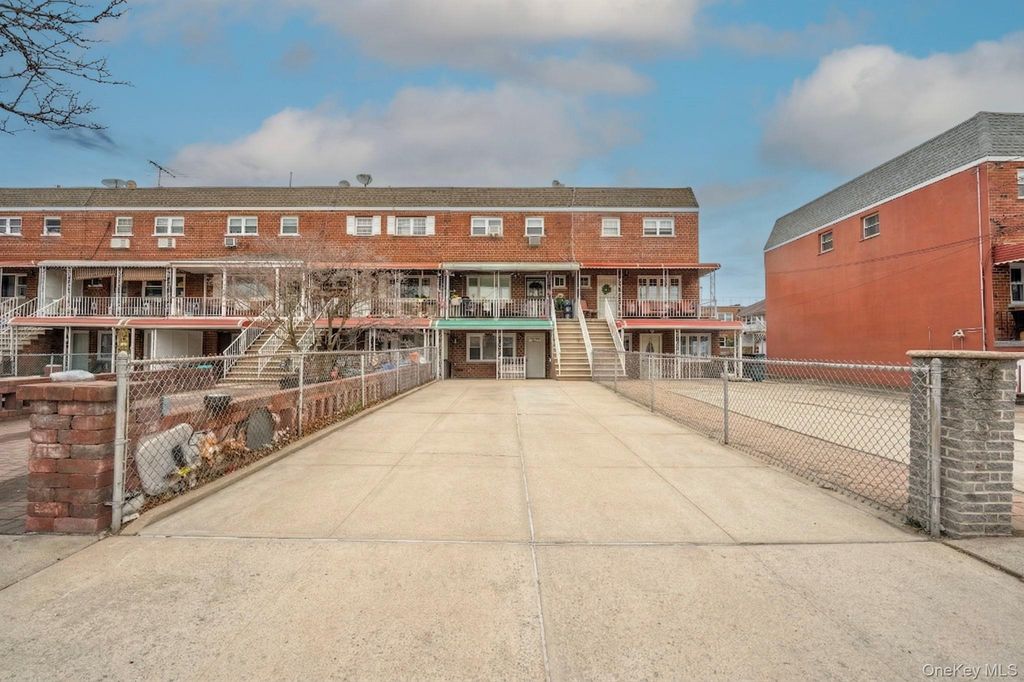 264 Throgs Neck Boulevard, Bronx, NY 10465