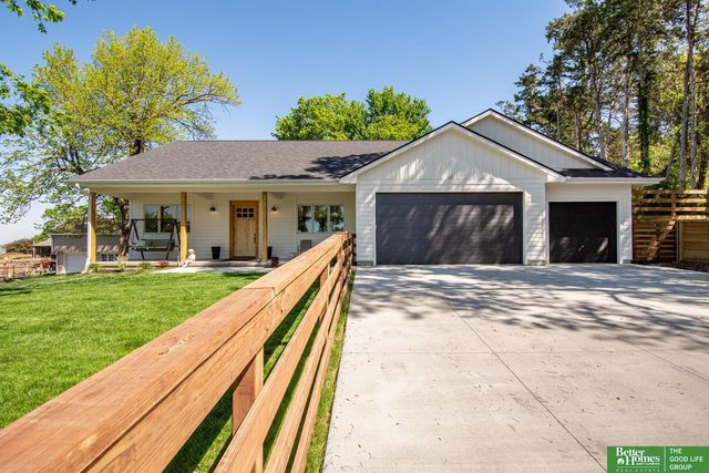 8228 Browne Street, Omaha, NE 68134