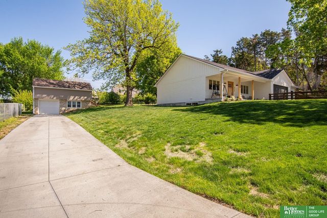8228 Browne Street, Omaha, NE 68134