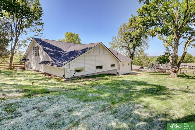 8228 Browne Street, Omaha, NE 68134