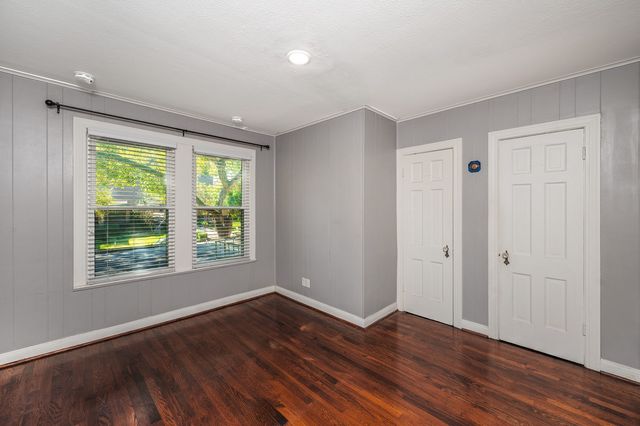 6802 Vivian Avenue, Dallas, TX 75223