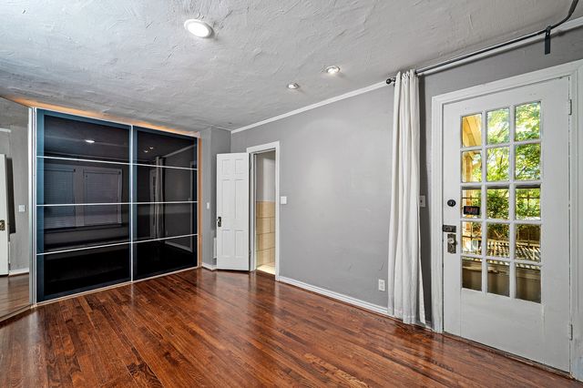 6802 Vivian Avenue, Dallas, TX 75223