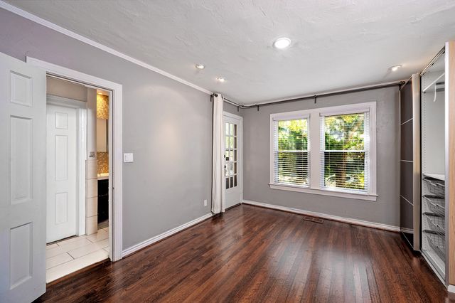 6802 Vivian Avenue, Dallas, TX 75223