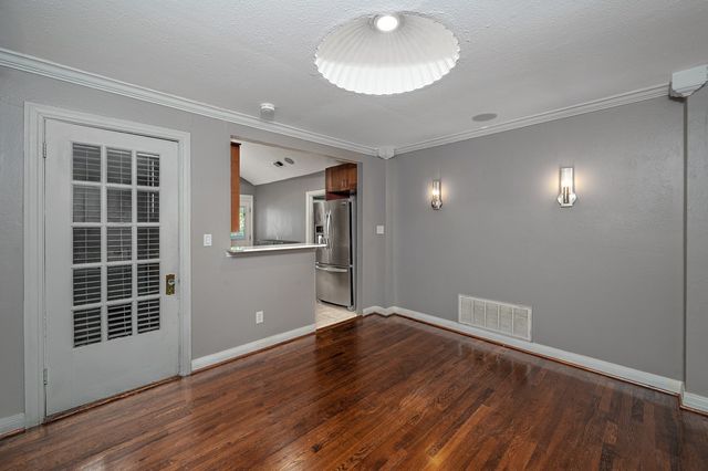 6802 Vivian Avenue, Dallas, TX 75223