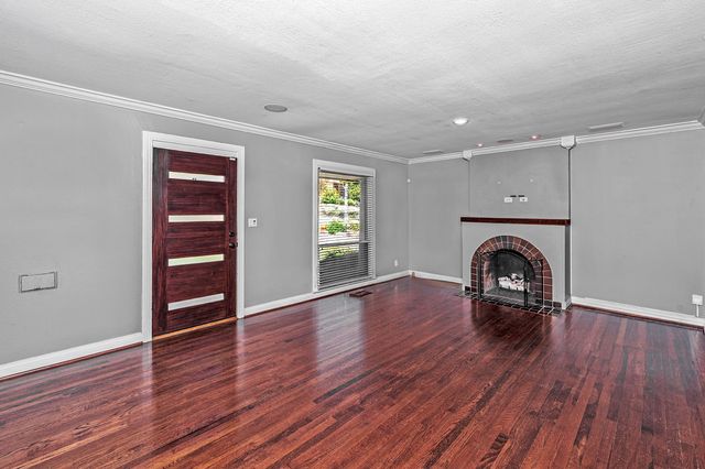 6802 Vivian Avenue, Dallas, TX 75223