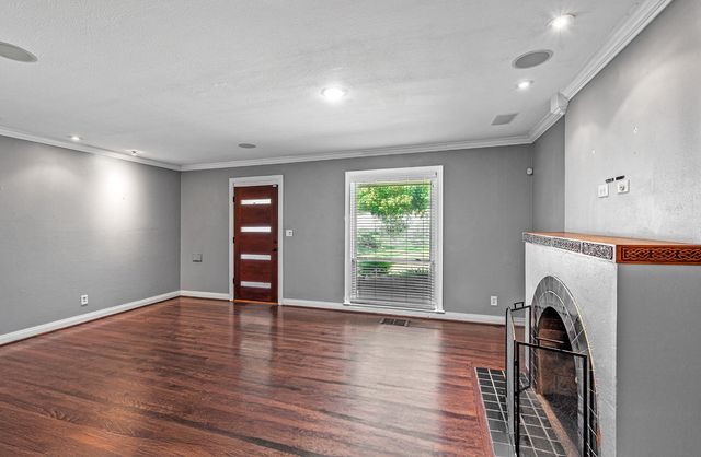 6802 Vivian Avenue, Dallas, TX 75223