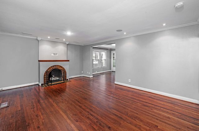 6802 Vivian Avenue, Dallas, TX 75223