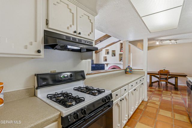 130 S APACHE GOLD Loop, Santa Teresa, NM 88008