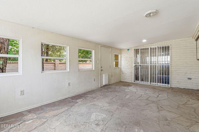 130 S APACHE GOLD Loop, Santa Teresa, NM 88008