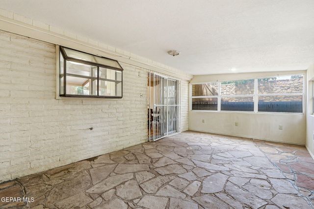 130 S APACHE GOLD Loop, Santa Teresa, NM 88008