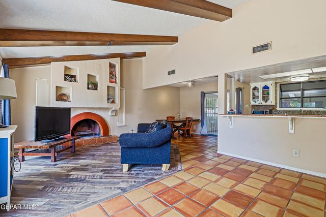 130 S APACHE GOLD Loop, Santa Teresa, NM 88008