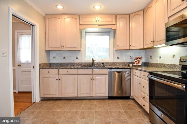 4520 41ST ST N, Arlington, VA 22207