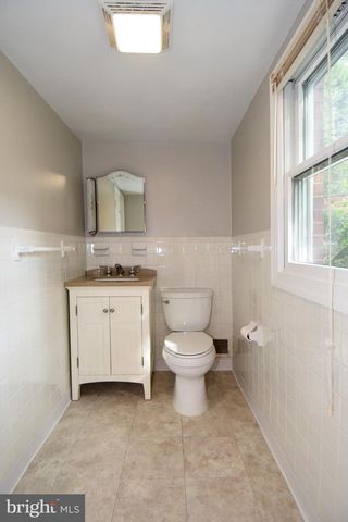 4520 41ST ST N, Arlington, VA 22207