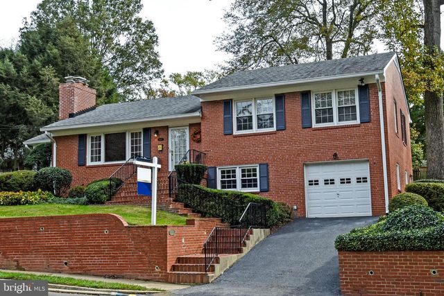 4520 41ST ST N, Arlington, VA 22207