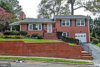 4520 41ST ST N, Arlington, VA 22207