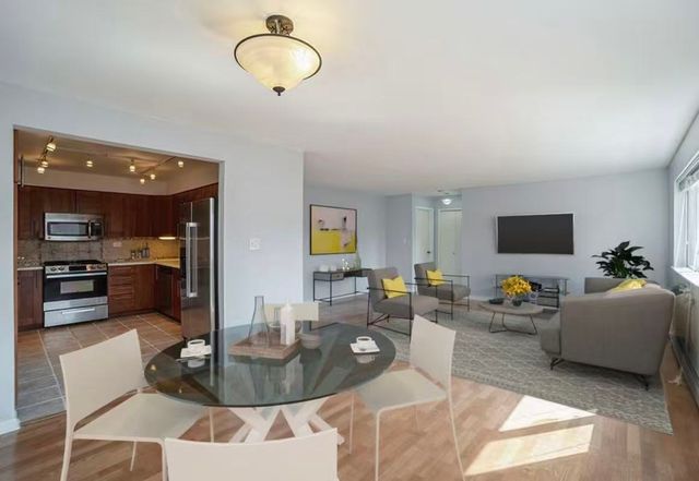 930 ONTARIO Street 4F, Oak Park, IL 60302
