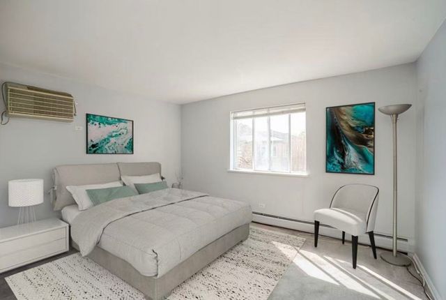 930 ONTARIO Street 4F, Oak Park, IL 60302