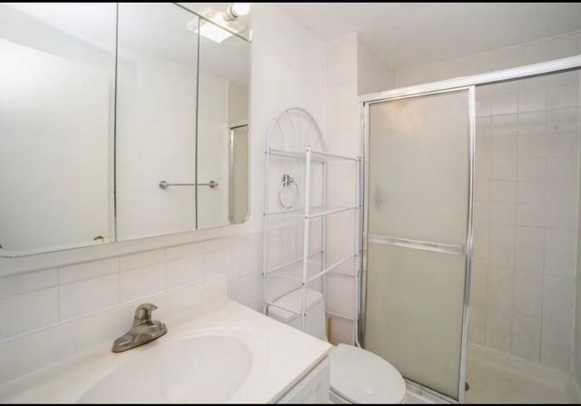 930 ONTARIO Street 4F, Oak Park, IL 60302
