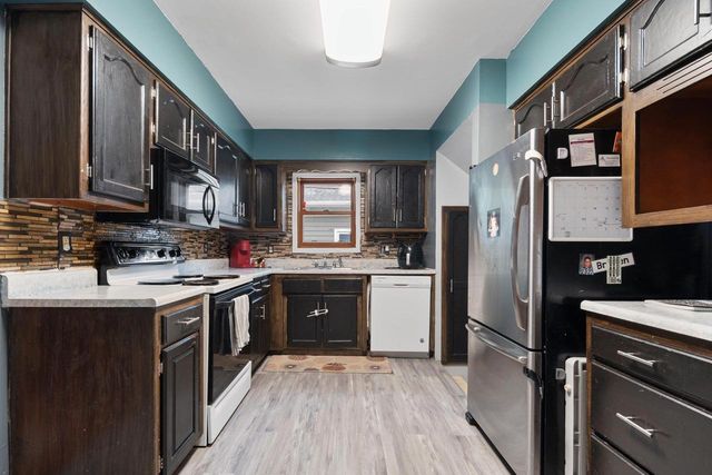 1418 W WASHINGTON STREET, Appleton, WI 54914